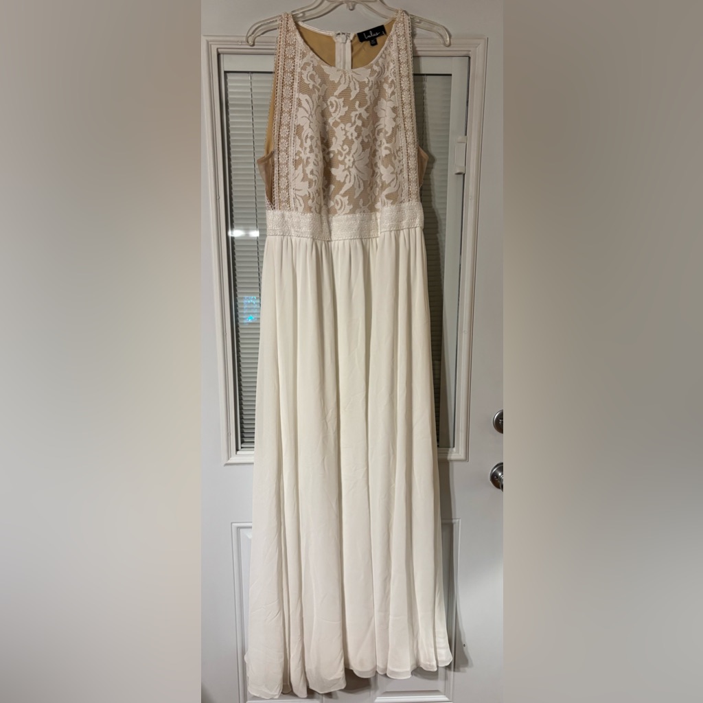 Lulu's White Lace Bodice Maxi With Cream Lining